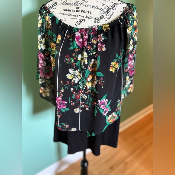 Beautiful blouse .  Size XL - Picture 1 of 7